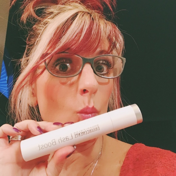 Meet your Posher, Christie - Picture 1 of 1